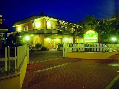 Отель Fiorella 3*