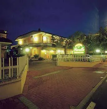 Fiorella 酒店